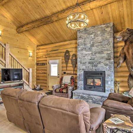 Cozy Livingston Cabin Deck With Mountain Views!